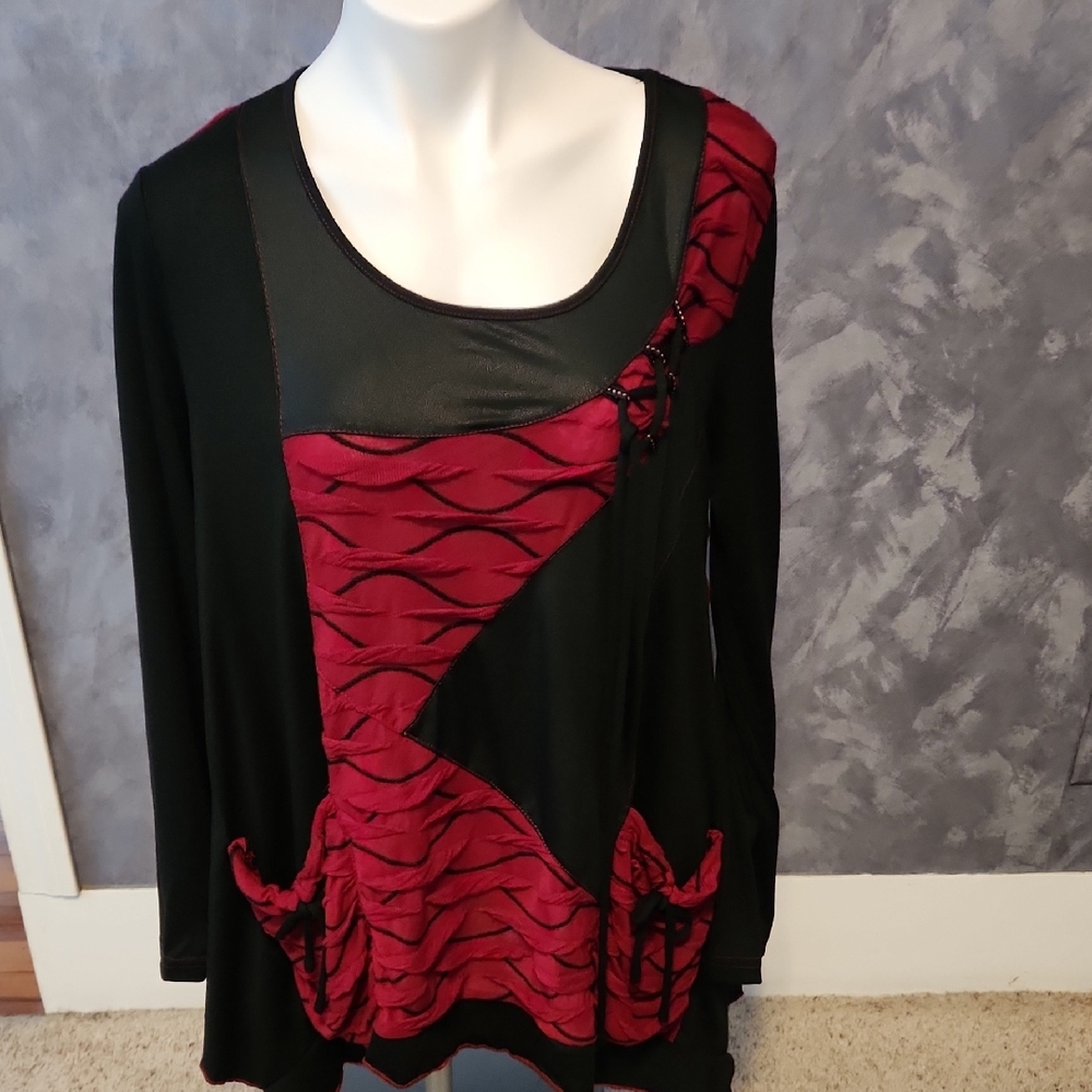 Dalin Black & Red Long Sleeve Blouse With Pockets Sz Large